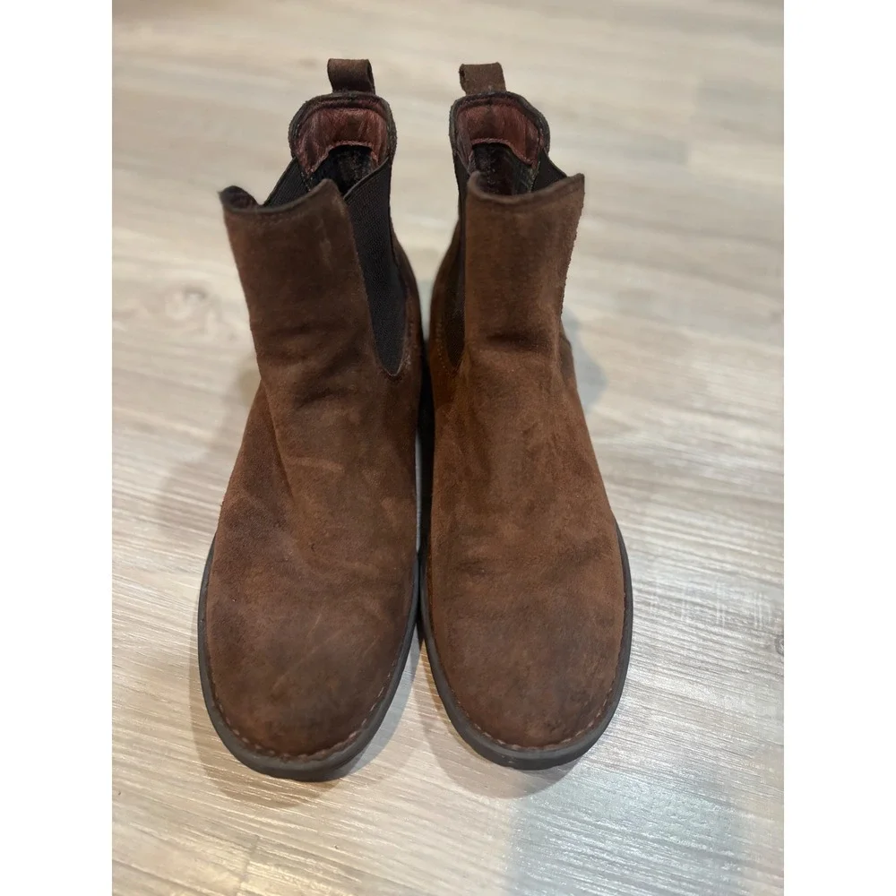 Born Mens Brown Suede Chelsea Boots Ankle Lug Sole F55523 Size 9M